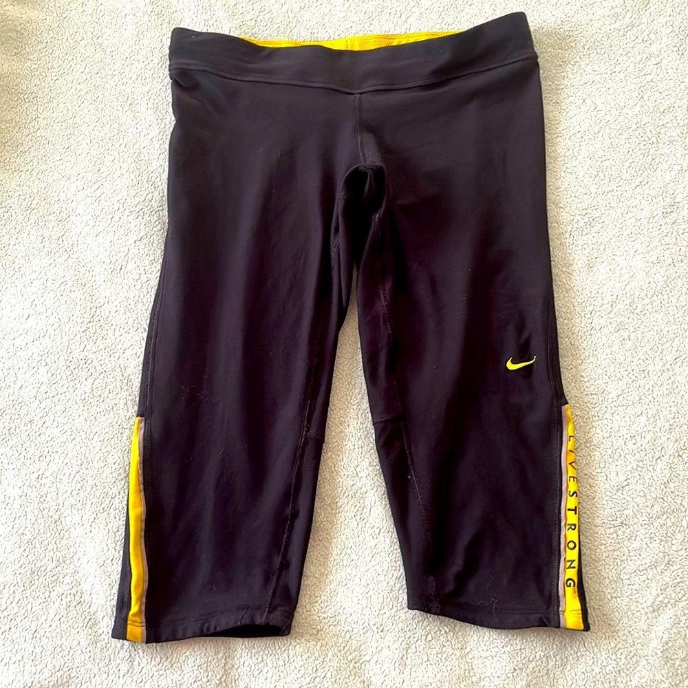 Nike DRI Fit Livestrong Running Capris